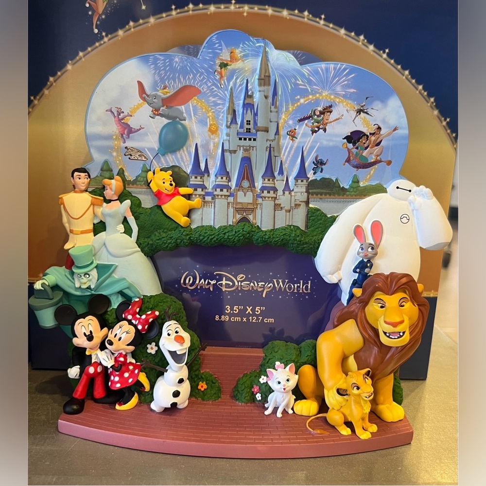 Disney Parks 2026 WDW Storybook Castle Magic Kingdom Character Photo Frame NEW